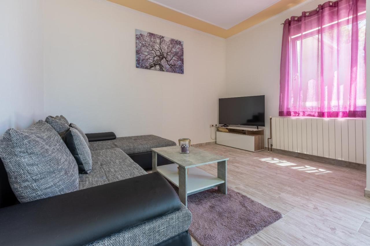 Apartments Antonija Цриквеница Экстерьер фото