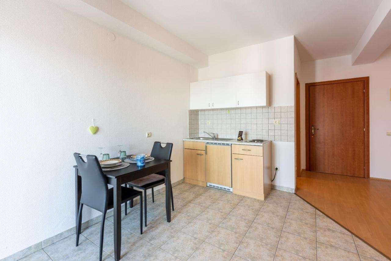 Apartments Antonija Цриквеница Экстерьер фото