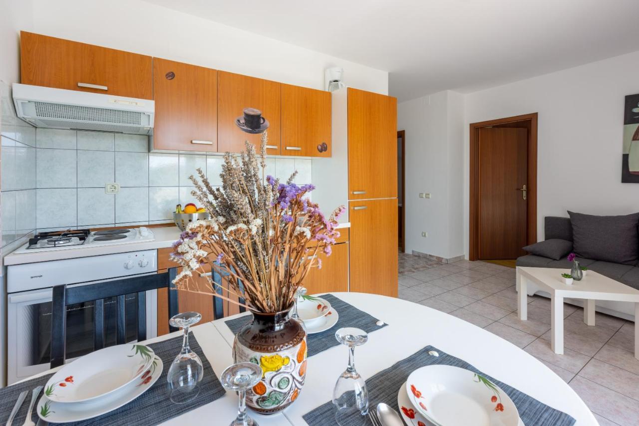 Apartments Antonija Цриквеница Экстерьер фото