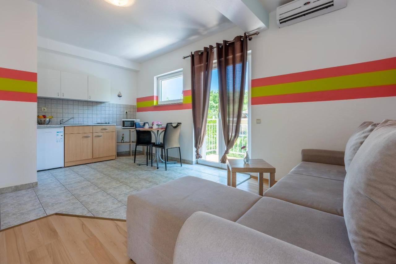 Apartments Antonija Цриквеница Экстерьер фото